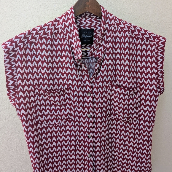 Jach's Girlfriend Red + White Chevron Cuffed Sleeve Button Down Blouse. Size M - Picture 3 of 6
